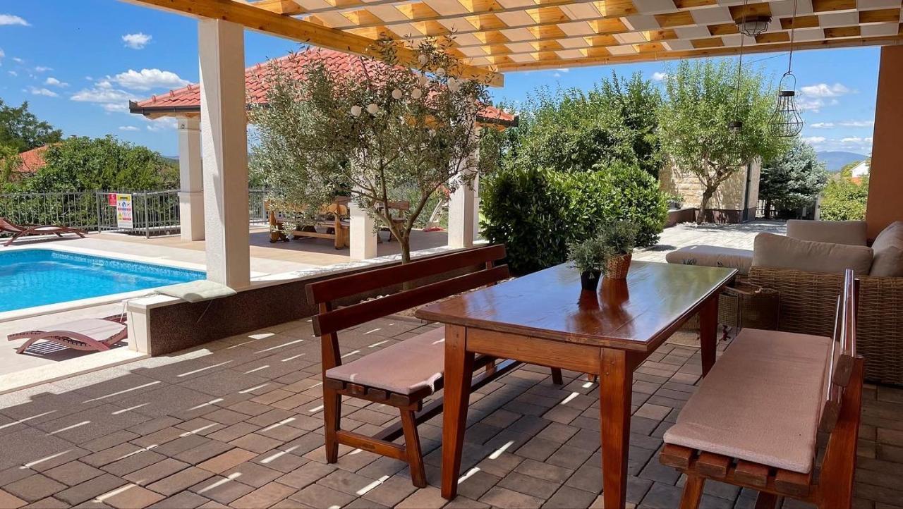 Villa Duje Trilj المظهر الخارجي الصورة